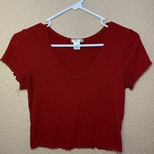 Cropped dark red shirt